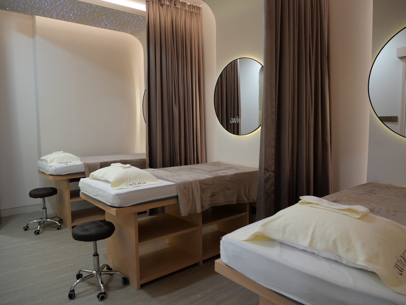 A second facial room, made up and ready