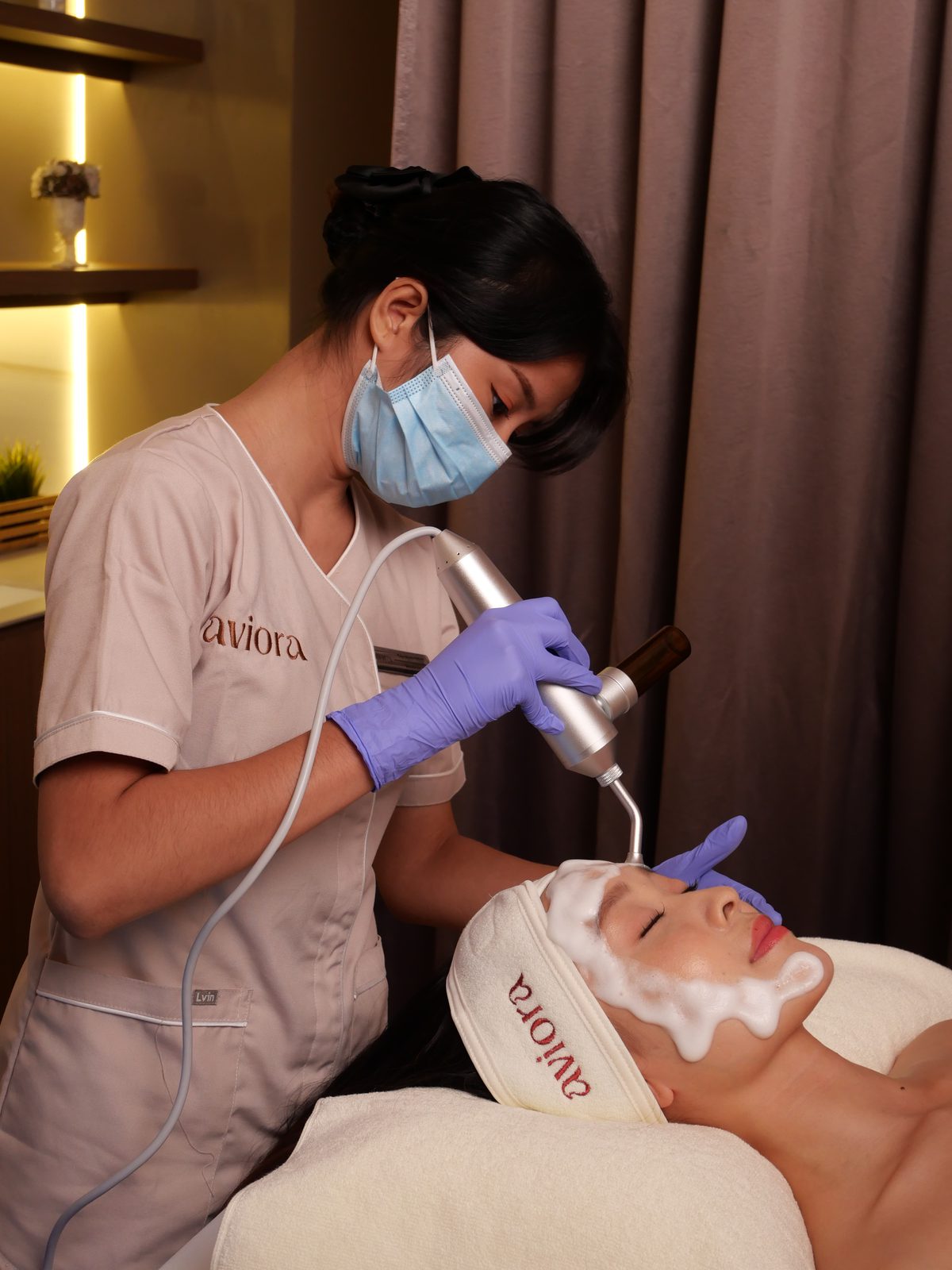 Treatment in progress with a precision handpiece