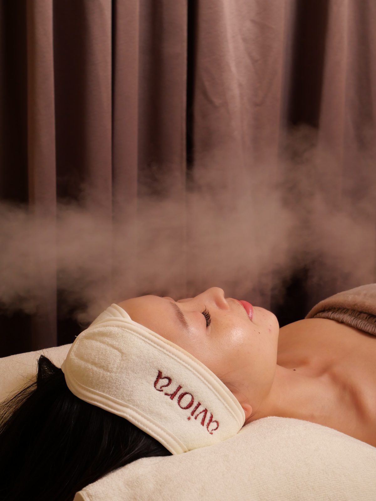 Warm steam opening the skin before extraction
